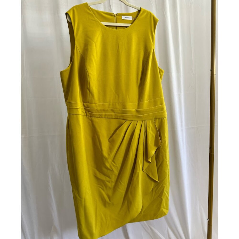 Calvin Klein Women's Plus 22W Chartreuse dress with pleated detail